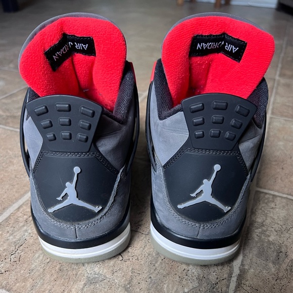 Jordan 4 Retro Infared - Picture 3 of 8